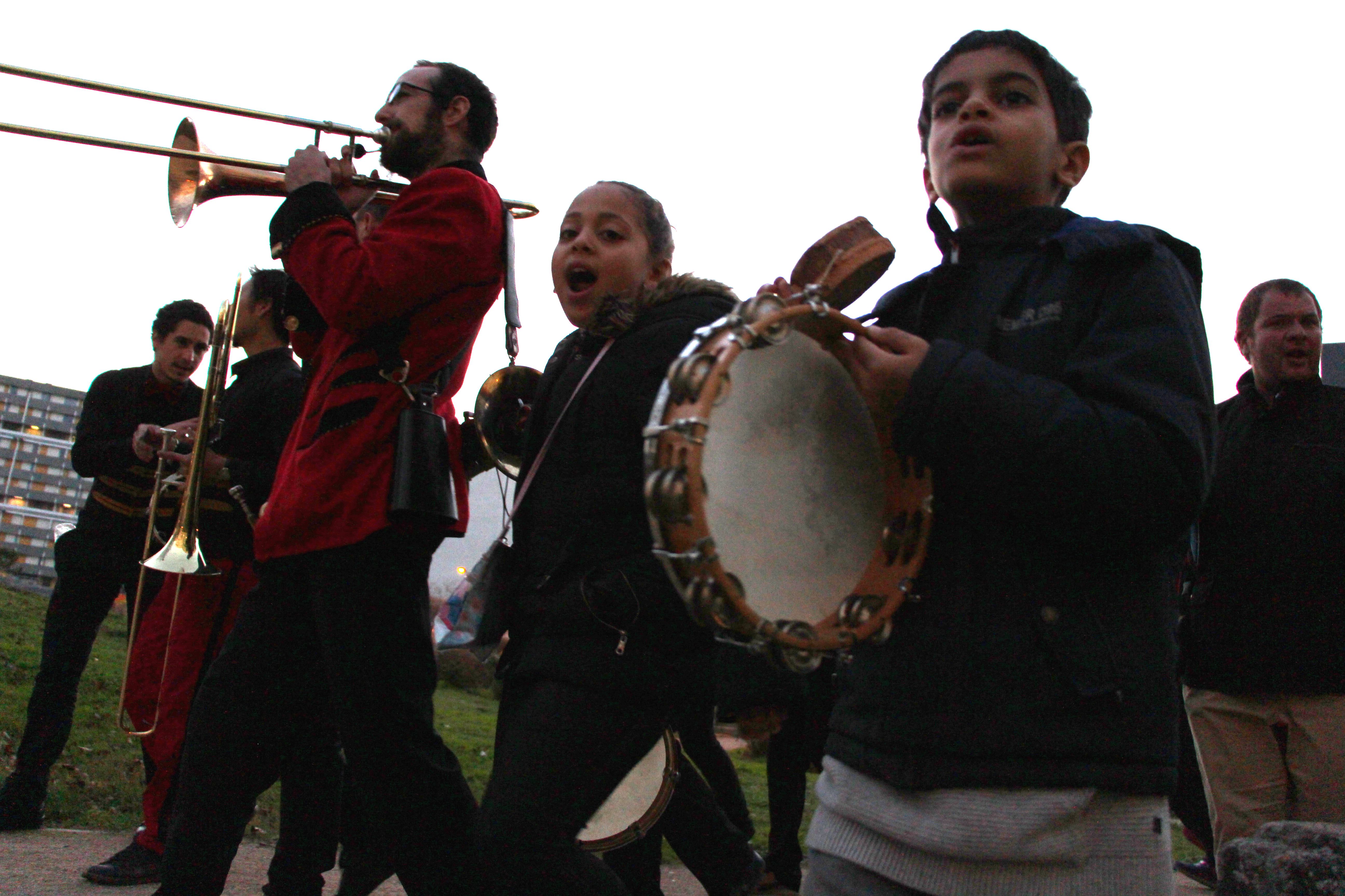 parade participative FAnflures brass band à la Bellefontaine (Toulouse) avec centre culturel Alban Minville